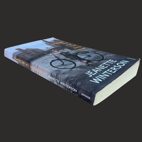 3 for $20 Oranges Are Not the Only Fruit by Jeanette Winterson Vintage (2009) - Picture 2 of 2